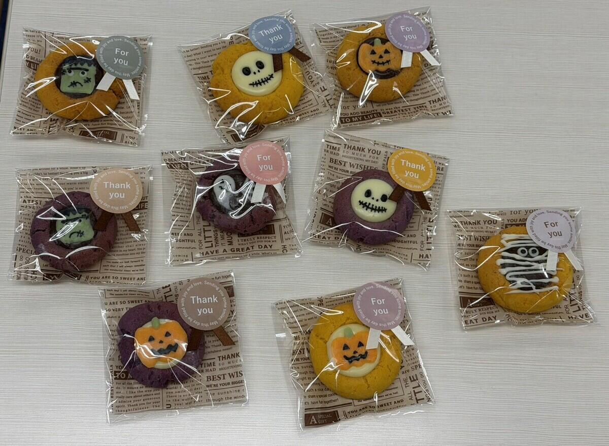 フランケンシュタイン、ミイラ、パンプキン、がいこつ、お化けの5種類のとてもかわいらしいクッキー
