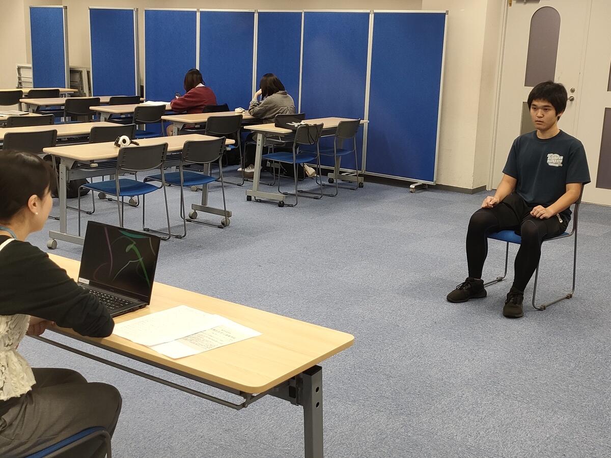 面接練習に気合が入っています