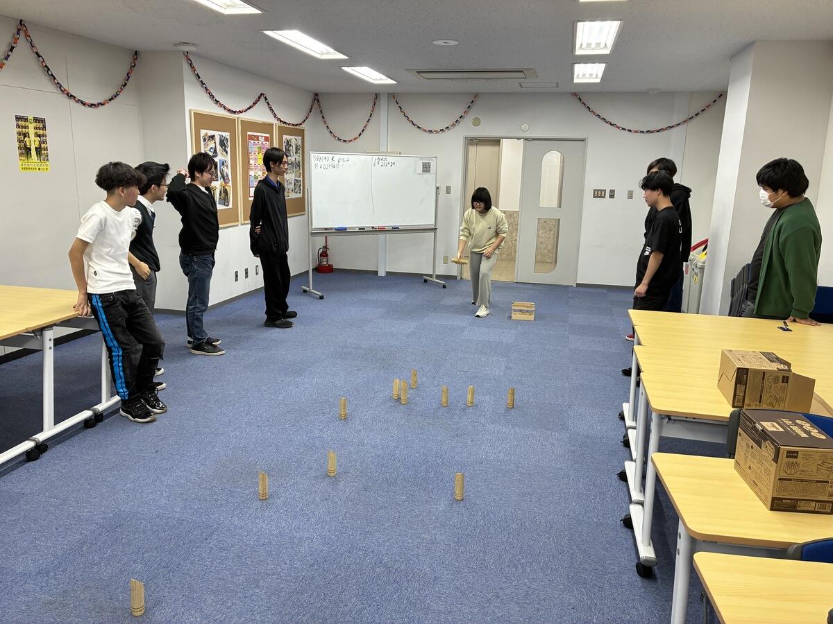 モルックをしている生徒