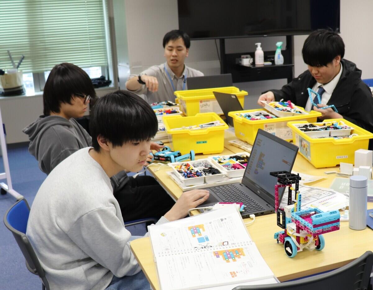 プログラミングコースの授業の様子
