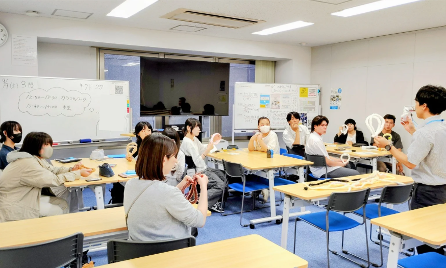 手芸では、韓国でも大流行したモルドール作りに挑戦しました