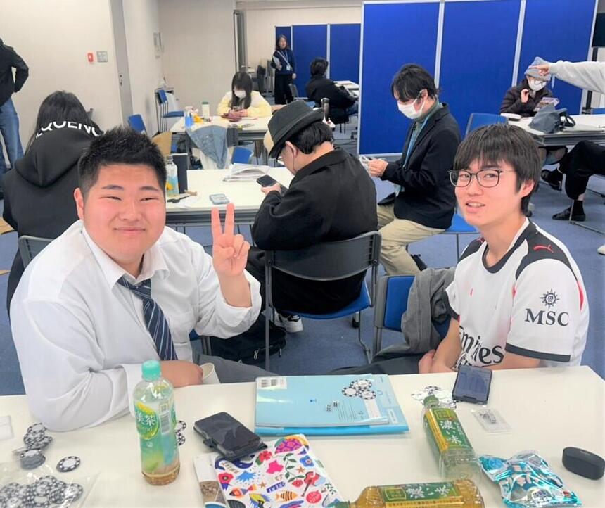 男子生徒が２名活動している様子