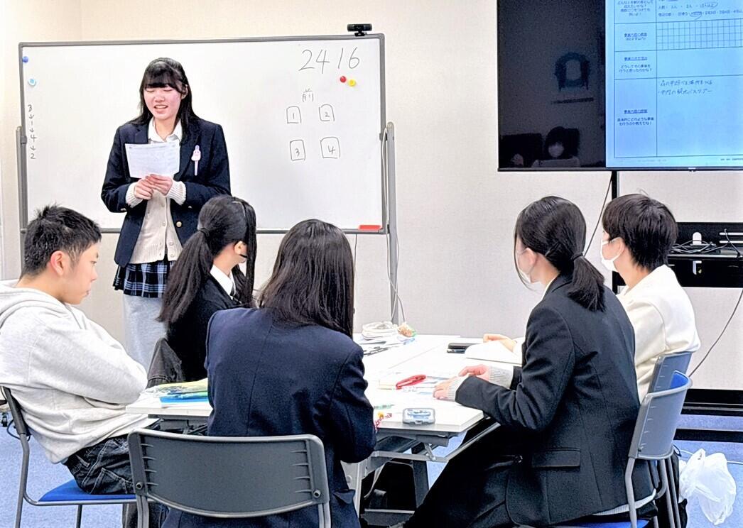 考えた事業計画を発表してくれています