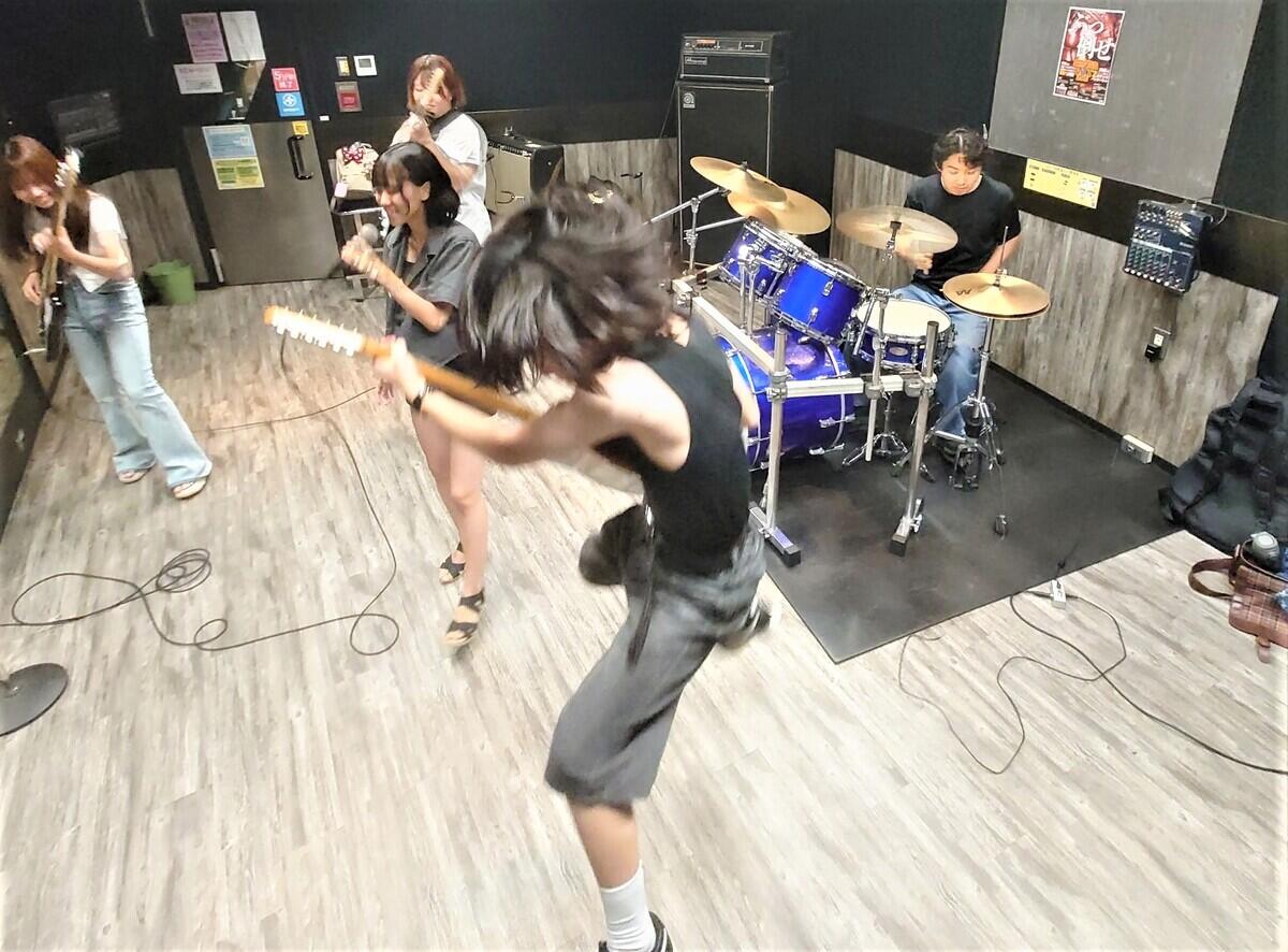 千葉CPGlory days練習風景写真縦 (1).jpg