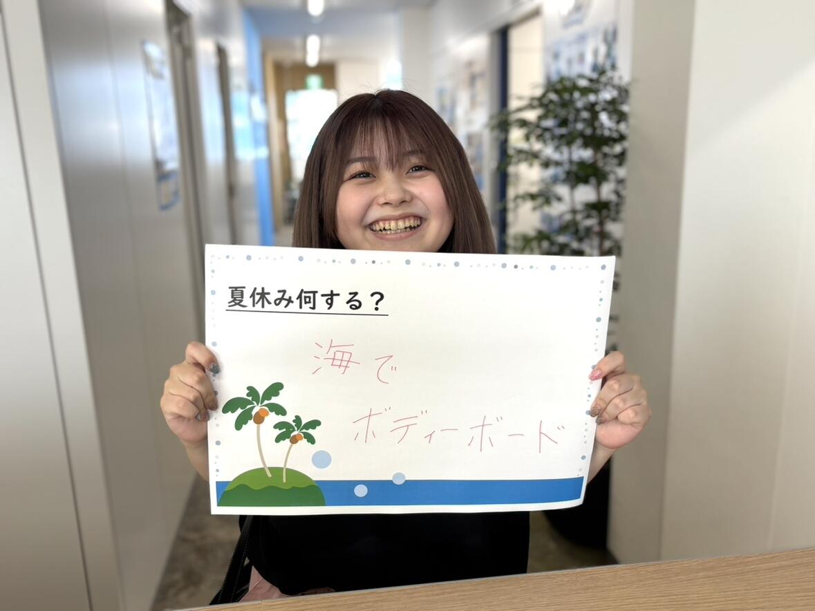 夏休み初日から先輩コーチとして来てくれた生徒