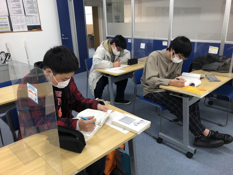 進学コースの勉強している様子