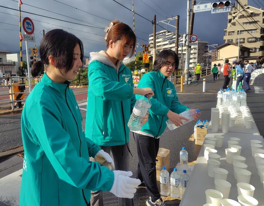 給水所でのドリンク提供準備をします！