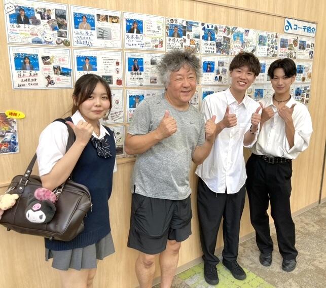 茂木校長と生徒たち
