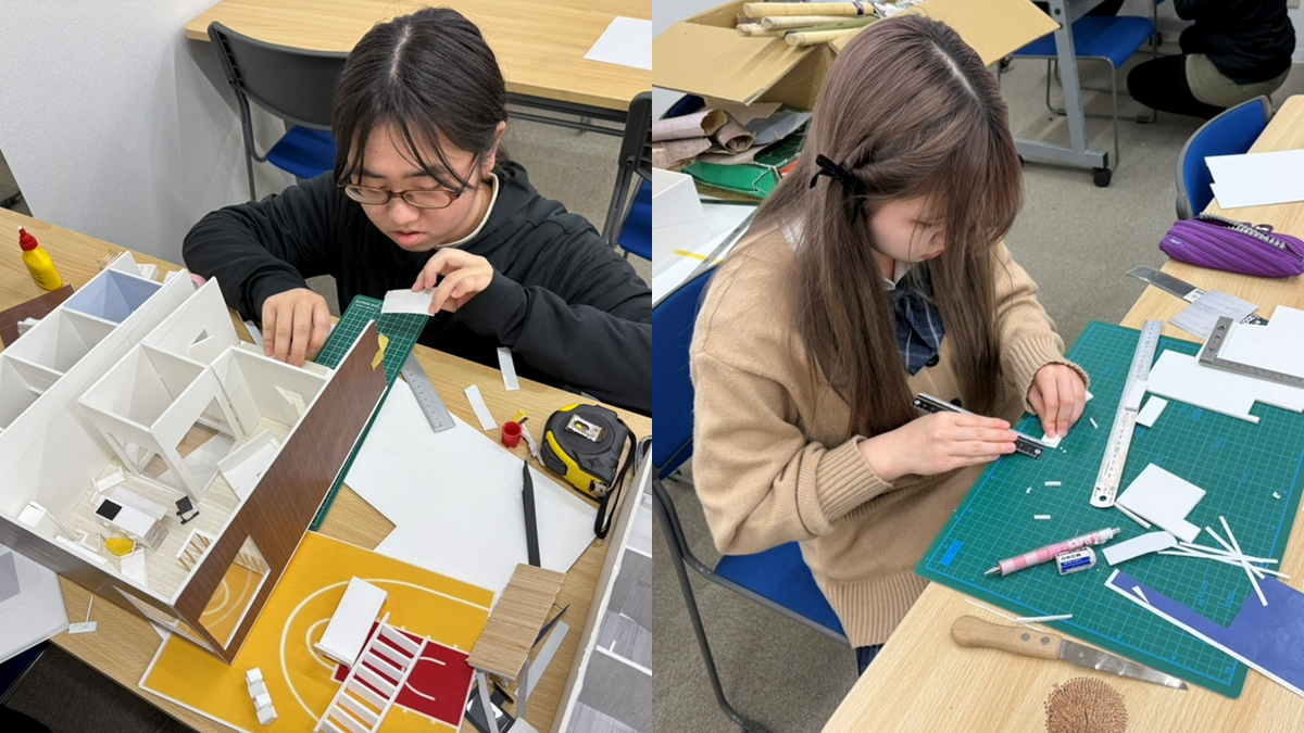 作品を仕上げている生徒