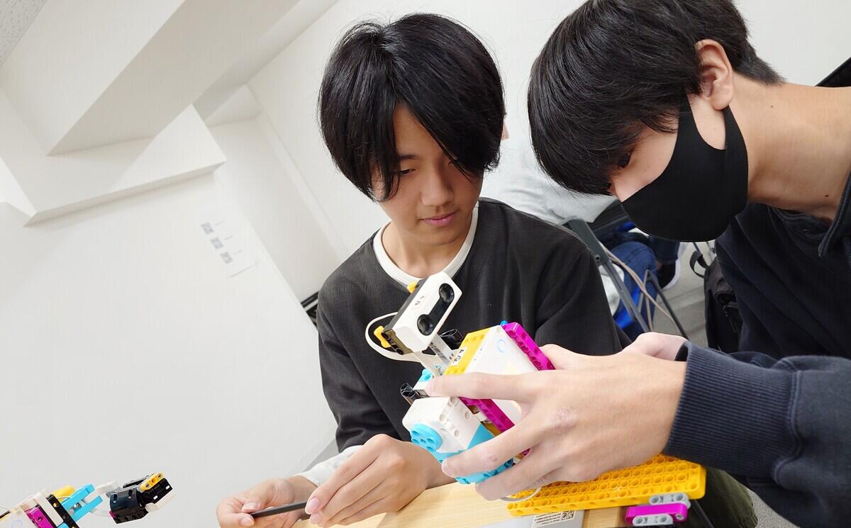 トライ＆エラーを繰り返して創意工夫しながら成功に向けてチャレンジしています