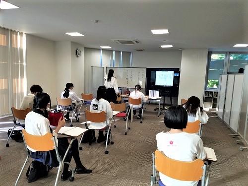 岐阜キャンパスで夏期講習を受講する生徒