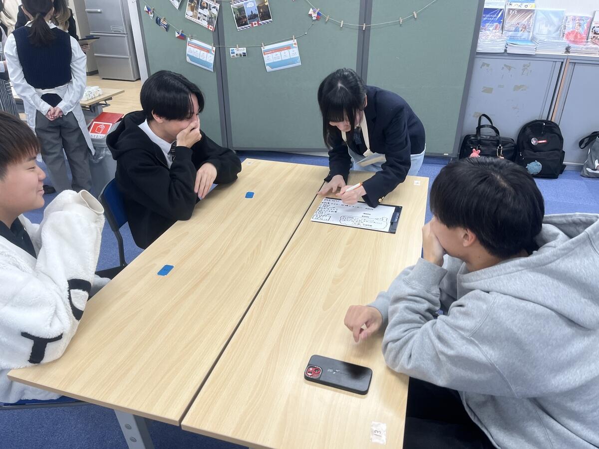 普段とは違うコミュニケーションを楽しむ生徒