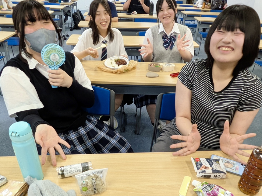 お昼休みの様子