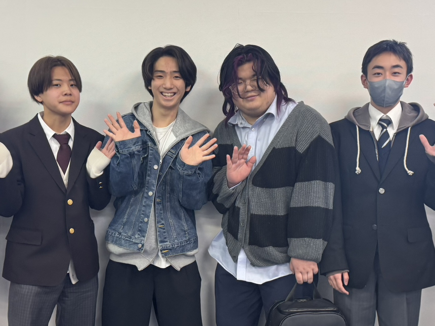 着こなし方は十人十色！制服も私服もOKな登校スタイルを紹介！