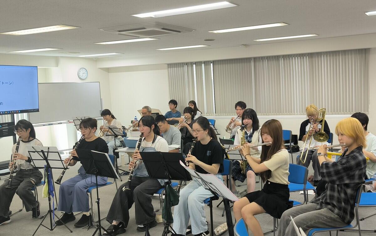 息を合わせて丁寧に演奏をしています