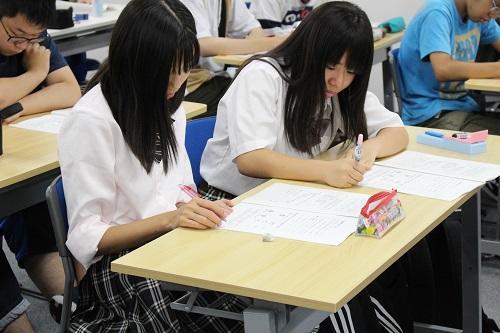 当事者意識を持って授業に参加している生徒たち