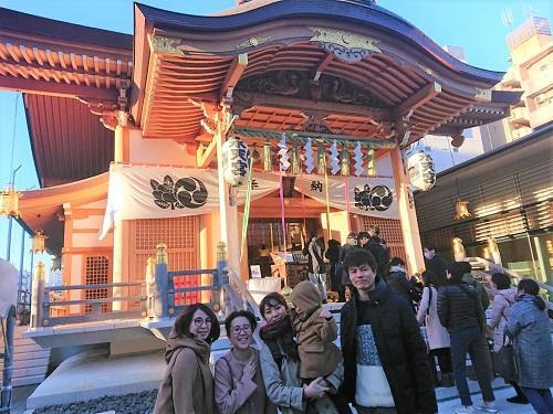 神社に行ってお参り