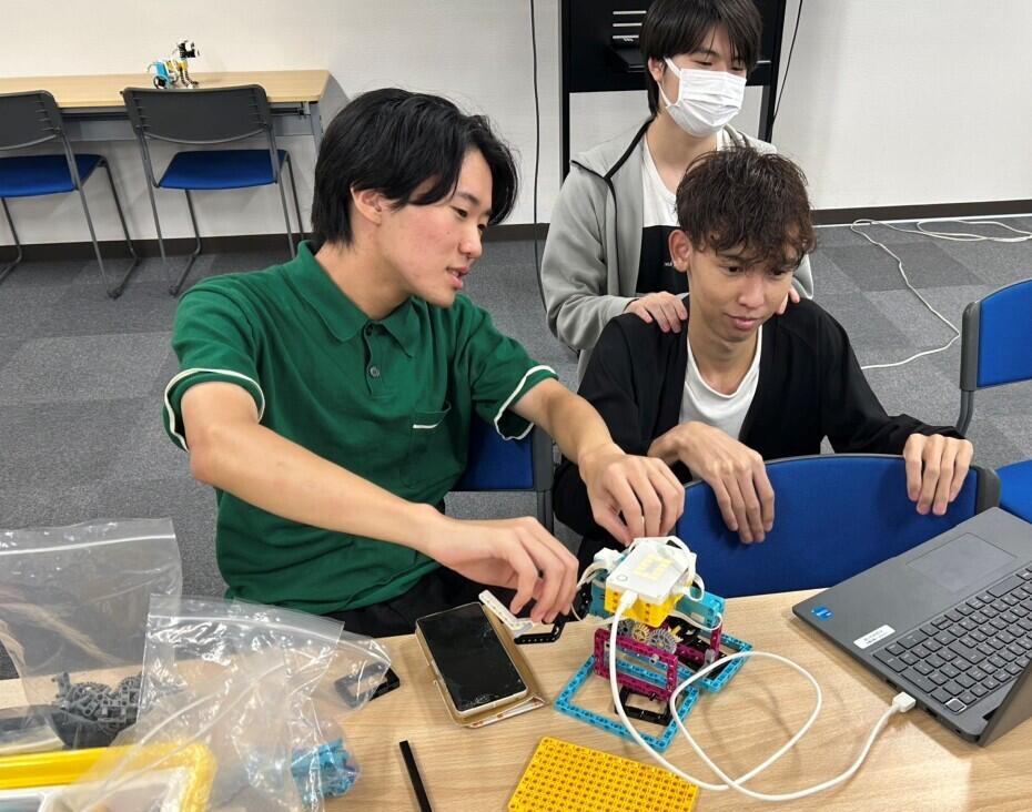 与えられたミッションをクリアするためのプログラムを作成中です