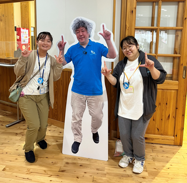 屋久島おおぞら高等学校茂木校長のパネルと記念撮影