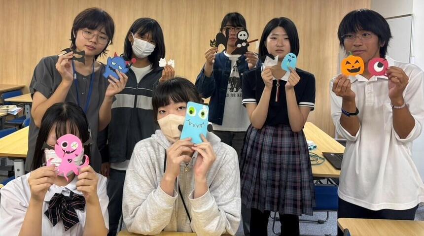 子ども・福祉コースで制作した、ハロウィンをテーマにした作品