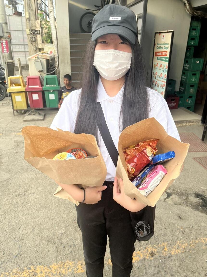 生徒がセブでセブンに行った写真