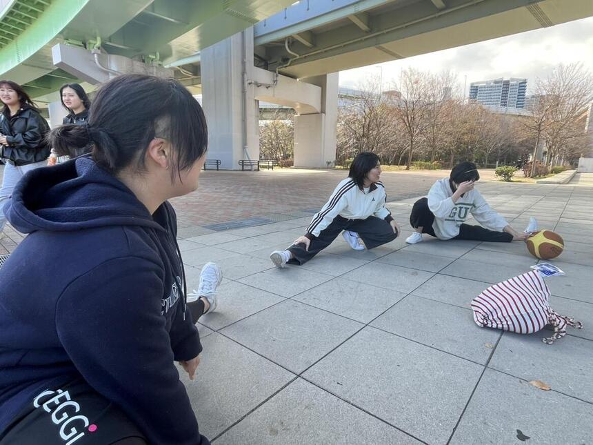 みらいの懸け橋レッスン　スポーツの授業風景