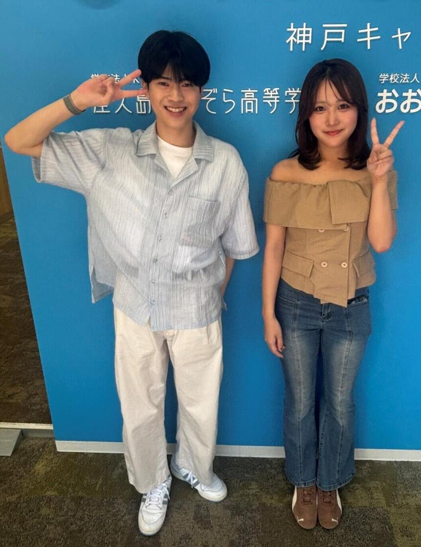 夏休み、卒業生2人がキャンパスに遊びに来てくれた様子
