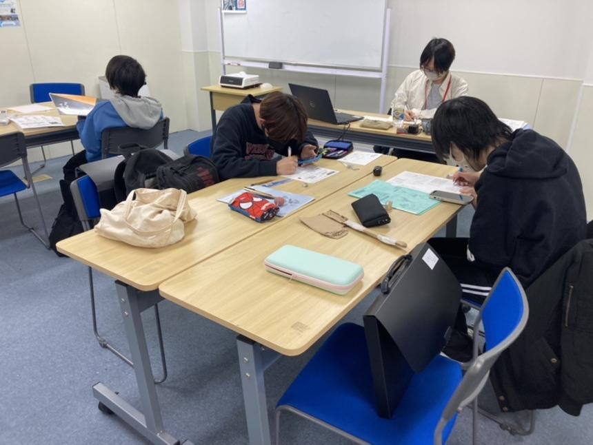 神戸キャンパスのマンガイラストコースの生徒