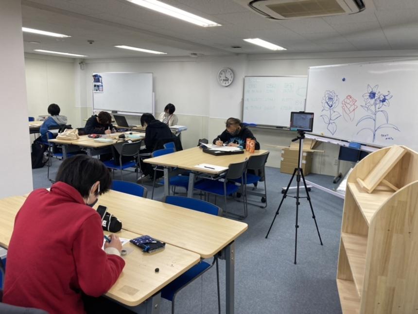 神戸キャンパスのマンガイラストコースの生徒