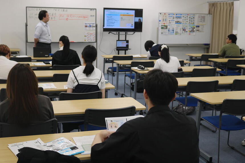 講座をしている様子