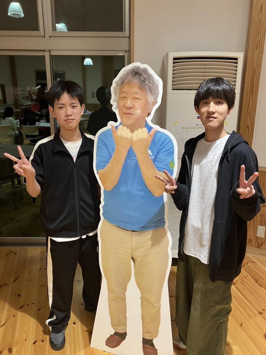 屋久島スクーリングで再会を果たした二人の生徒