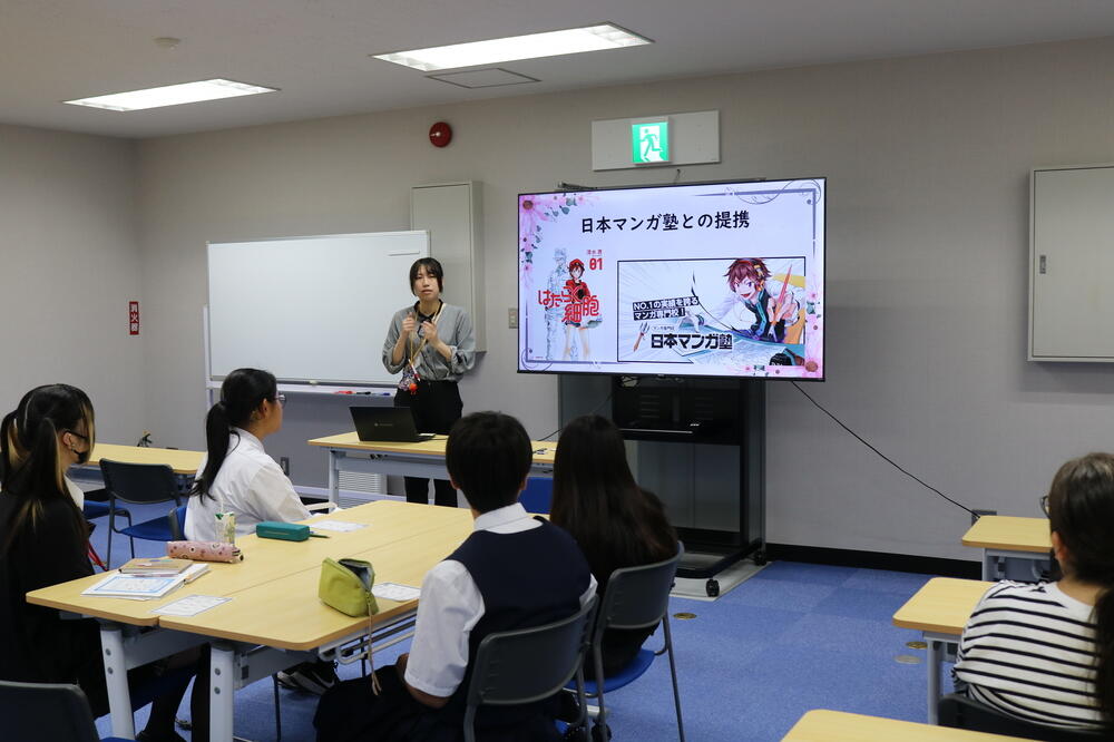 マンガイラストコースの授業体験の様子