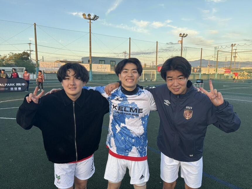 参加した生徒2人と本多コーチ