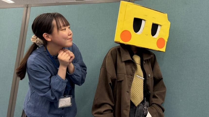 みらいの架け橋レッスンのアニメイラストでコスプレを楽しむ生徒とコーチ