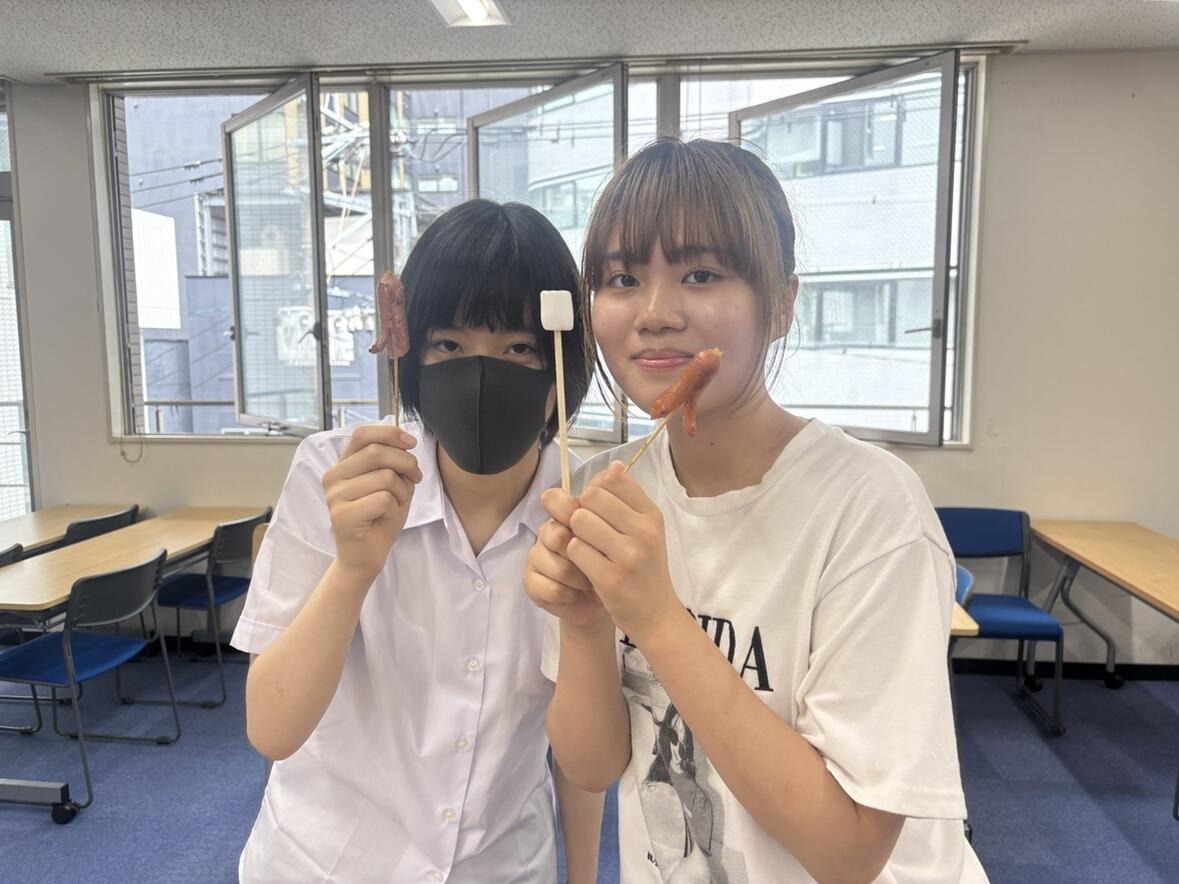 屋台飯と梅しごとに挑戦する生徒