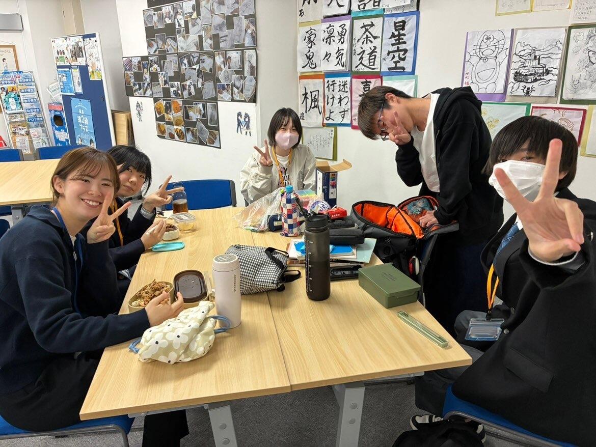 笑顔で過ごしている生徒