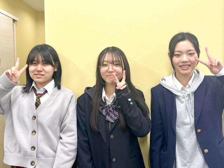 インタビューした生徒の様子です。