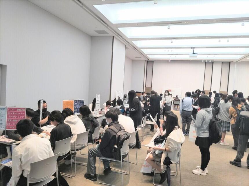 進路ガイダンスではいろんな学校のお話が聞けました！