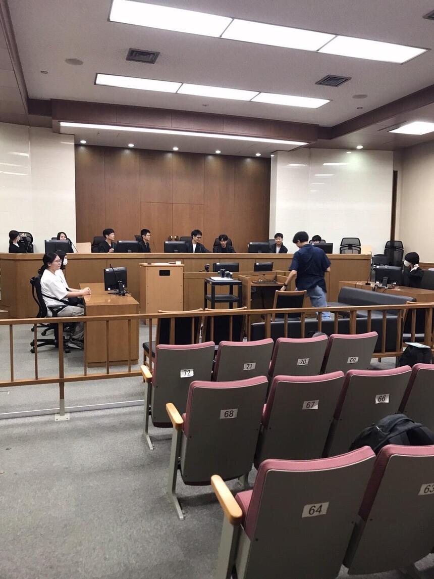 普段とは違う緊張感！裁判所見学に行ってきました！