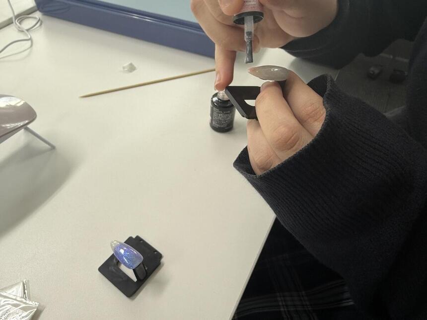 好きな色できれいな作品作り！初めての人も挑戦できるジェルネイル！！