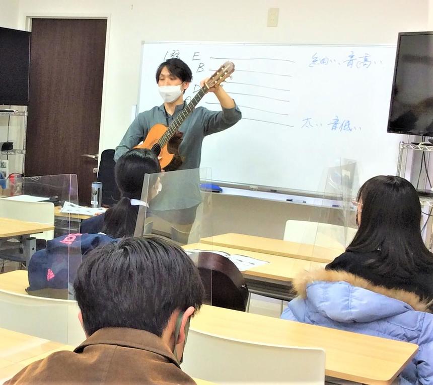 ギターの講師はとても教え上手なんです！
