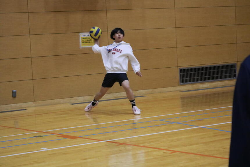 5月8日さいとぴあでのスポーツ大会のドッジボールで強烈な球を投げる転校生