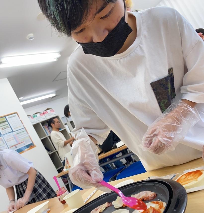 料理をする生徒