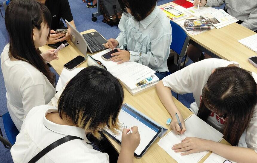 探究活動を行っている様子