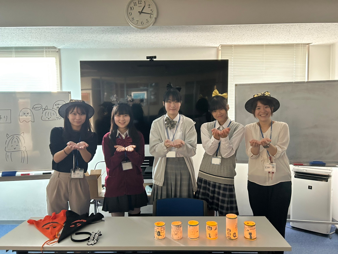 ハロウィンランタン作りの様子