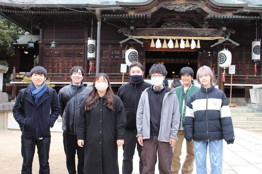 四柱神社での記念写真