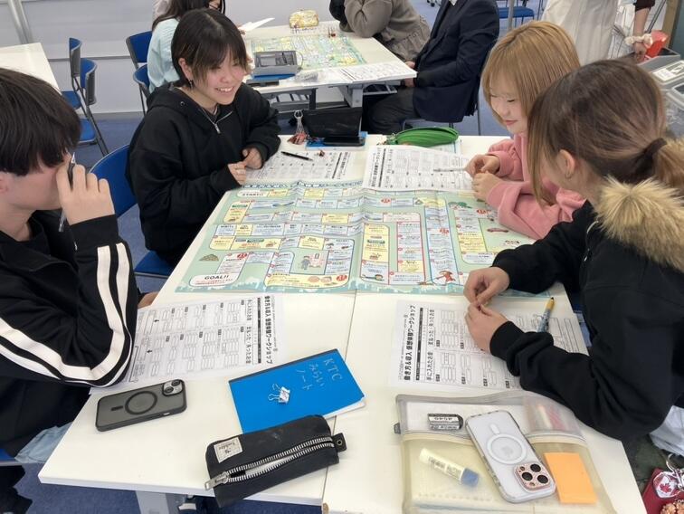 働き方＆収入の仮想体験ワークショップの様子