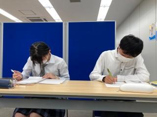 勉強中の生徒