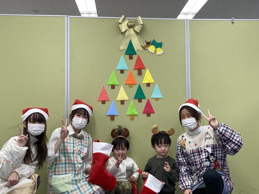 子ども・福祉コースのクリスマス会の様子