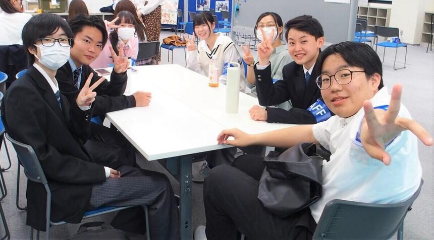 新イベントで活動する在校生の生徒たち